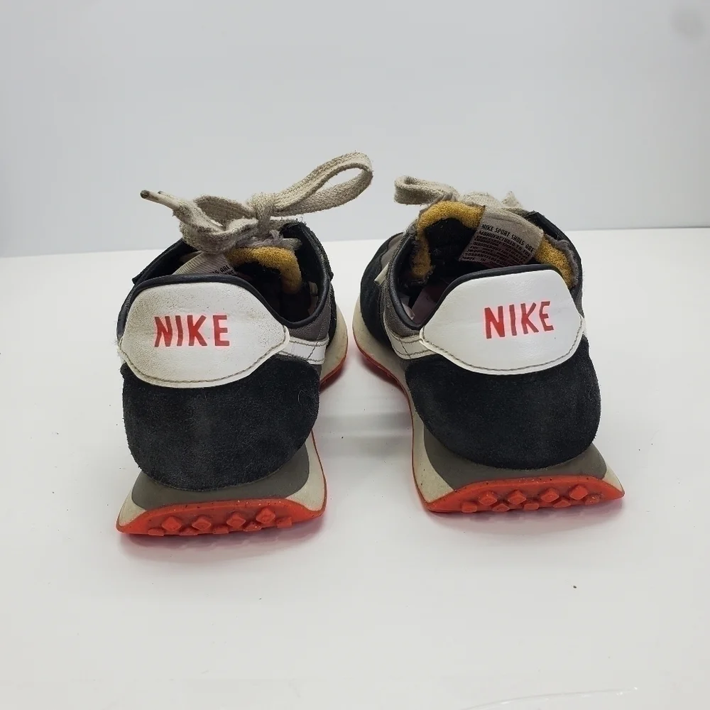 Nike waffle trainer
